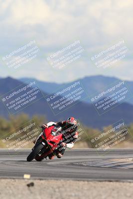 media/Nov-16-2025-Race Pace (Sun) [[8c5fa54630]]/Non Verified Riders (1st 20 Minutes)/5-Turn 15 (110pm)/